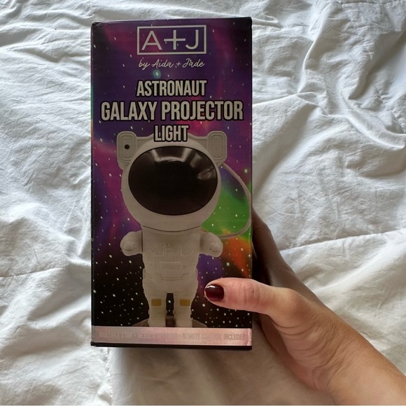 Astronaut galaxy light projector - Picture 1 of 4